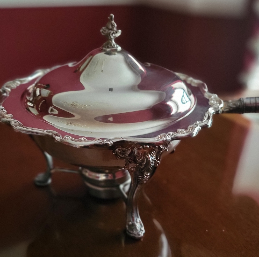 Elegant Silver Chafing Dish with Wooden Handle Silver Plate.